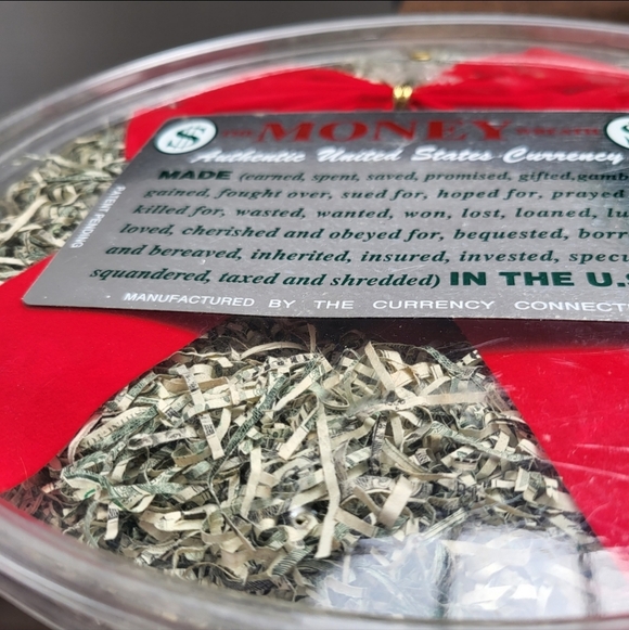 Money Wreath - Picture 6 of 7